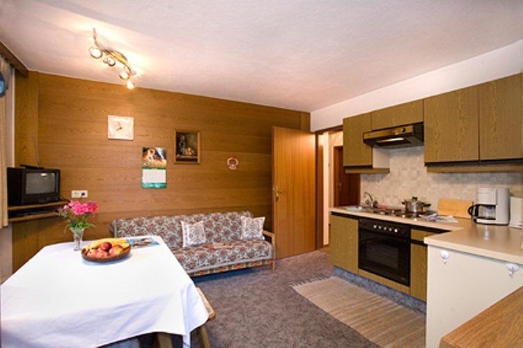 Ferienwohnungen Plattner レンゲンフェルト 部屋 写真